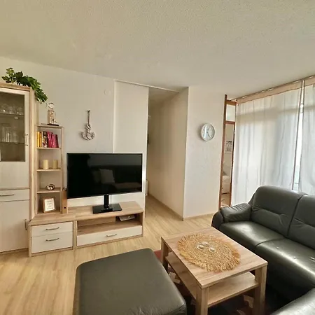 Apartment Gisela Und Franz - Fuer Sonnenuntergangfans - Meerblick - Saisonstrandkorb Inkl Von Mai-mitte Sept Am Naturstrand In 450 M - 3 Einzelbetten - Kueche Mit Spuelmaschine - Wlan - Spiele - Buecher - Minimarkt - Baecker - Restaurants- Indoorspielplat Heiligenhafen